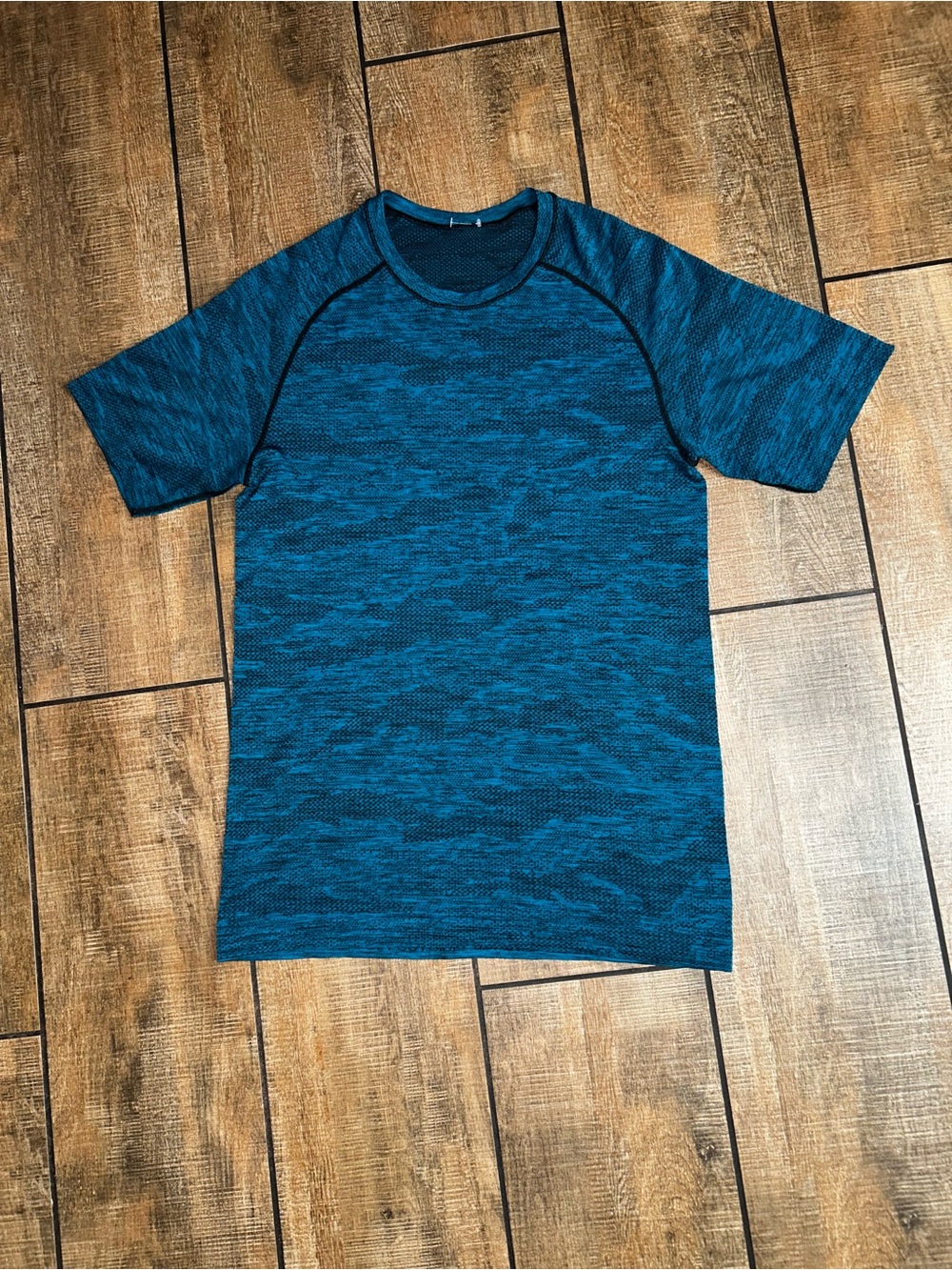 Lululemon Metal Vent Tech sz S LNWOT